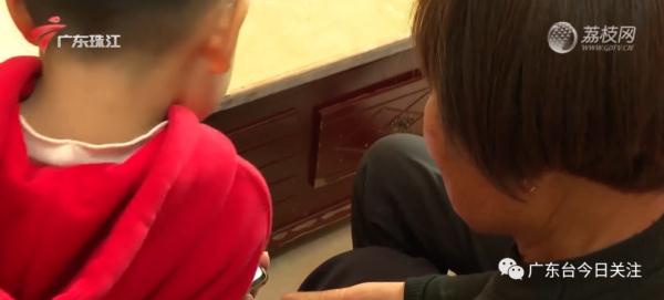 孙子用爷爷手机“吃鸡”充值万余元,老人:“差点要吃救心丹” 孙子用爷爷手机“吃鸡”充值万余元,老人:“差点要吃救心丹”