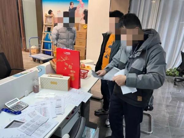 30余万条业主信息泄露，被轮番电话轰炸，他们干的！警方抓获多人