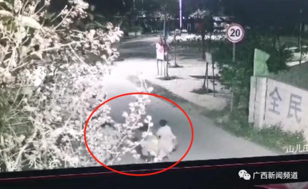 “收拾行李去找妈妈”……仨女孩深夜离家出走,最小只有5岁 “收拾行李去找妈妈”……仨女孩深夜离家出走,最小只有5岁