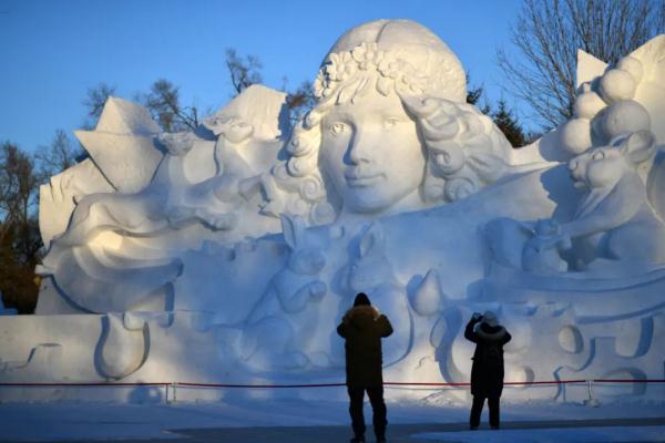 哈尔滨：奇幻冰雪入人心