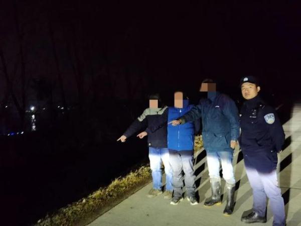 非法狩猎5只野鸡、1只斑鸠、1只红嘴蓝鹊，3人被民警当场查获