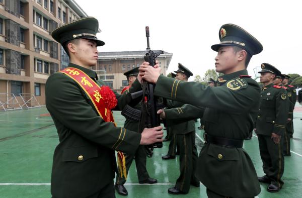 再见，我的战友！武警重庆总队船艇支队举行老兵退伍仪式