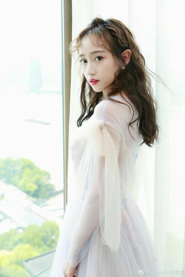 台湾道歉艺人_热搜女王古穿今txt_黄婷婷与丝芭正式解约