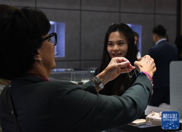 香港国际珠宝展开幕