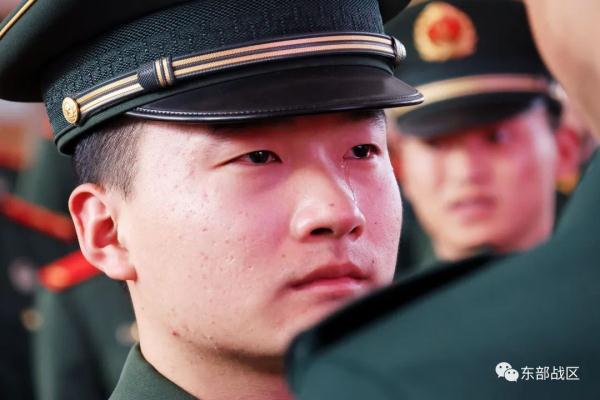 敬礼!送老兵! 敬礼!送老兵!