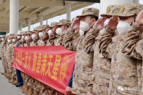 敬礼!送老兵! 敬礼!送老兵!