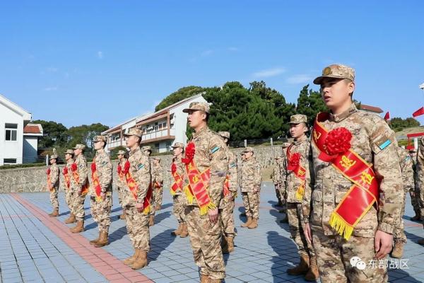 敬礼!送老兵! 敬礼!送老兵!