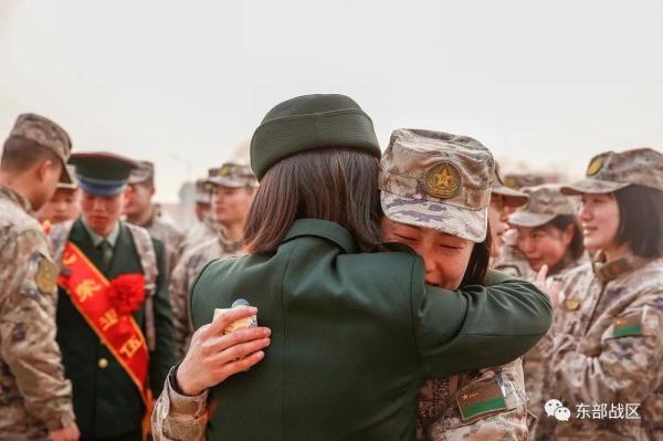 敬礼!送老兵! 敬礼!送老兵!