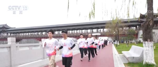 每个人都可以变成光去照亮别人 红五星助盲跑团帮助视障人群走出家门