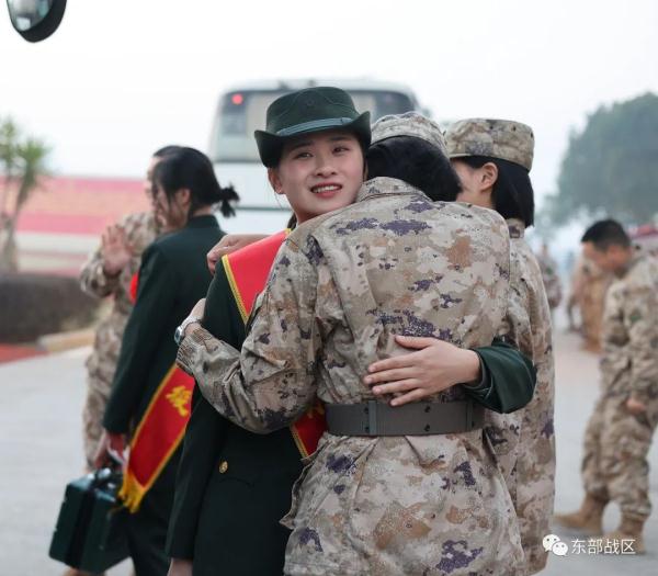 敬礼!送老兵! 敬礼!送老兵!