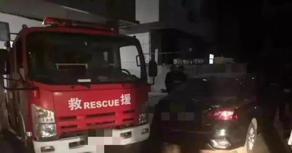 我停这儿没动，咋就要承担事故责任了呢？