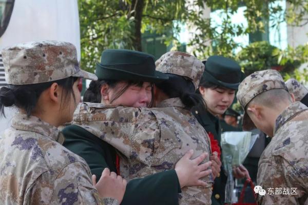 敬礼!送老兵! 敬礼!送老兵!