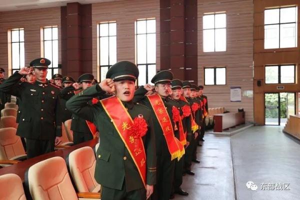 敬礼!送老兵! 敬礼!送老兵!