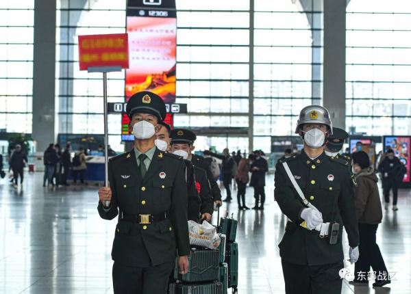 敬礼!送老兵! 敬礼!送老兵!