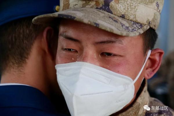 敬礼!送老兵! 敬礼!送老兵!