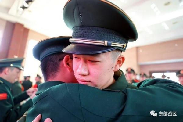 敬礼!送老兵! 敬礼!送老兵!