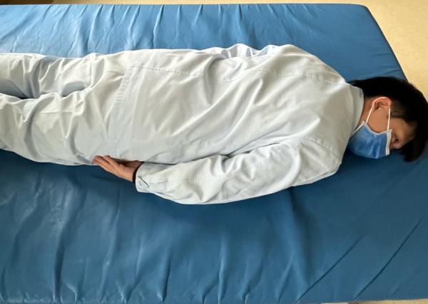 医生教你七个姿势缓解腰酸背疼，对照图好好学！