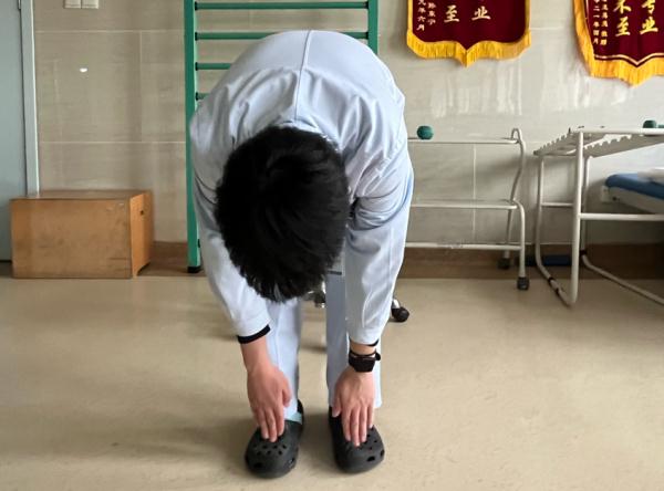 医生教你七个姿势缓解腰酸背疼，对照图好好学！