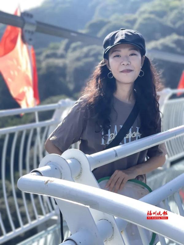 摸了这草会秃头?福州这名女生火了! 摸了这草会秃头?福州这名女生火了!