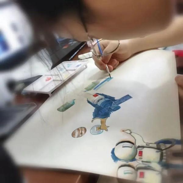 合肥高中生画作“飞”上“天宫”