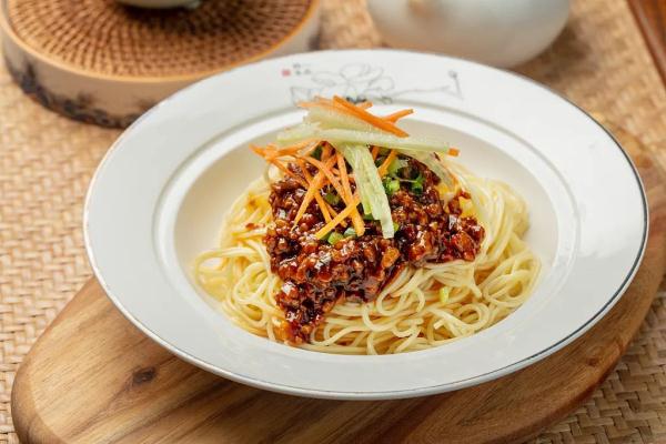 不吃油、不吃荤就能降血脂？答案可能跟你想的不一样……