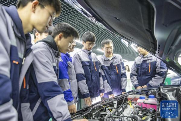 重庆永川：提升产业能级 打造现代制造业基地