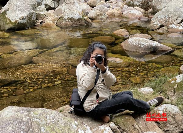 摸了这草会秃头?福州这名女生火了! 摸了这草会秃头?福州这名女生火了!