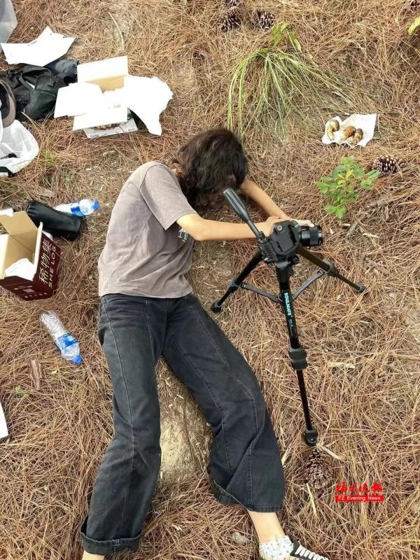 摸了这草会秃头?福州这名女生火了! 摸了这草会秃头?福州这名女生火了!