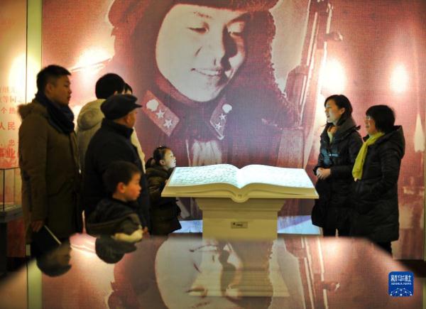 雷锋纪念馆宣讲员张璐琪：两代人的雷锋精神传承