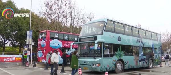 “咖啡巴士”来了！公交车变身移动咖啡屋，昆明人又解锁了新玩法！