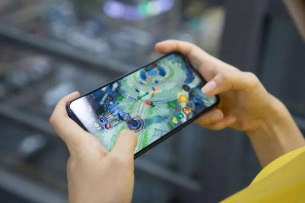 警惕！手机经常给小孩玩的家长要注意了……