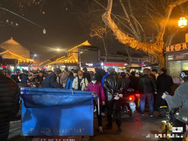 长三角开启新一轮“人从众”模式，瘦西湖、普陀山……这些地方全堵上了