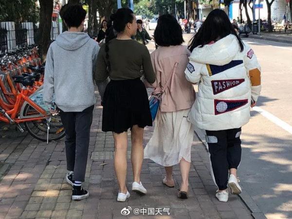 又到了乱穿衣的季节！在海南这么穿就对了→