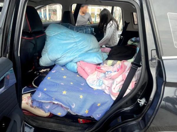 上高速还“躺平”？高速交警：不能图舒适就不顾安全！