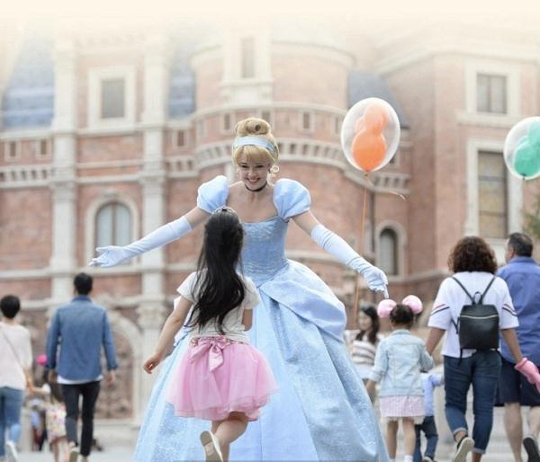 来拥抱、握手、合影吧，“迪士尼朋友互动体验”回归