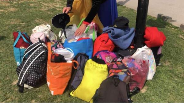 上海阿姨带了五套行头,停车场大排长龙,草坪扎满帐篷…一派大好春光 上海阿姨带了五套行头,停车场大排长龙,草坪扎满帐篷…一派大好春光