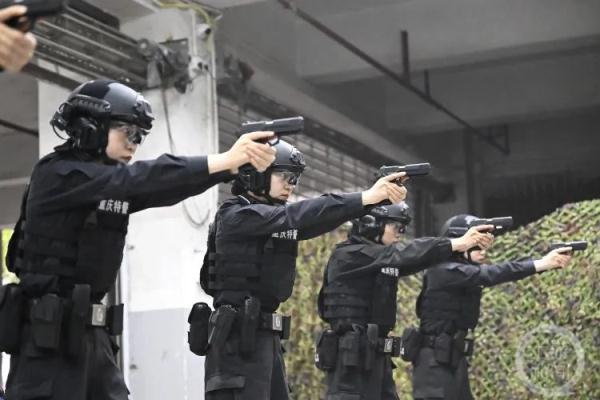 很酷很飒也很累，重庆女子特警是这样炼成的