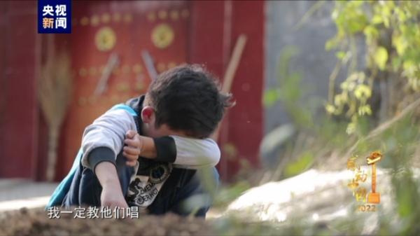 河北山里娃登上央视！网友却说看哭了……