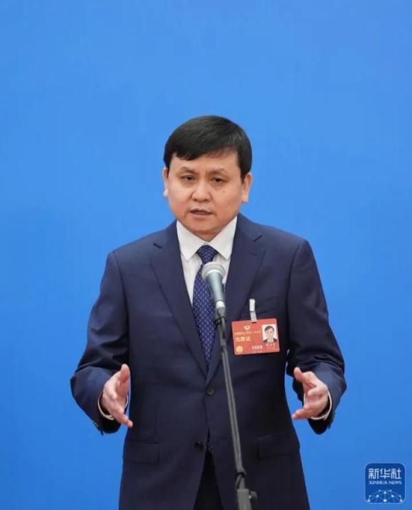 市民防护意识增强,上海社区医院迎流感疫苗接种小高峰 市民防护意识增强,上海社区医院迎流感疫苗接种小高峰