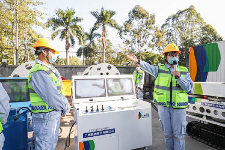 重大突破!广州机器人地下40米深隧清淤成功 重大突破!广州机器人地下40米深隧清淤成功