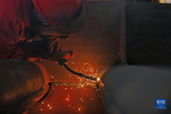 高温弧光为伴的电焊“花木兰”班组 高温弧光为伴的电焊“花木兰”班组