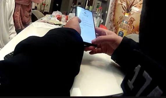 15岁少年2小时豪掷12万!还抹除痕迹毁灭证据! 15岁少年2小时豪掷12万!还抹除痕迹毁灭证据!