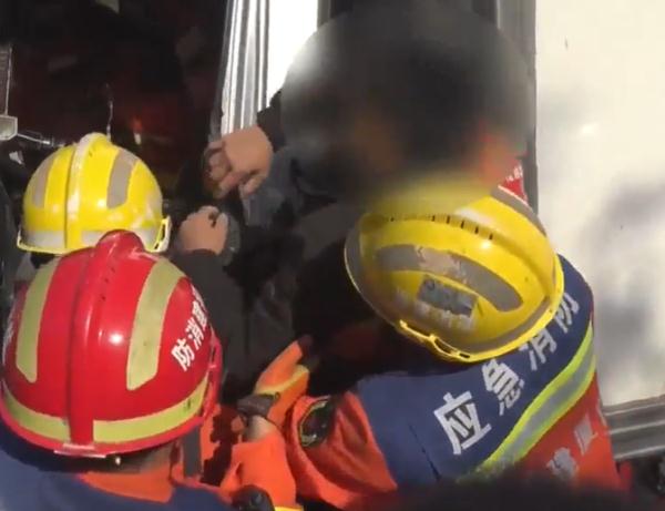 突发事故！就在厦门一隧道口，紧急救援！