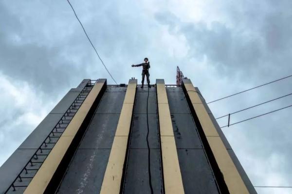 “蒙眼拆装枪”拼速度,特战玫瑰破纪录! “蒙眼拆装枪”拼速度,特战玫瑰破纪录!