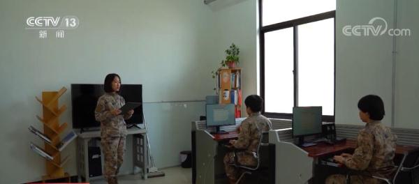 用奋斗英姿绽放新时代女兵最美芳华