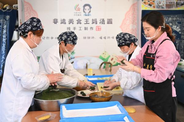 浙江宁波：“七彩巧富”工程助女性就业