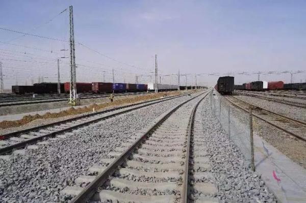 本月底！新疆东部最大铁路编组站——哈密东站二场扩能改造收尾