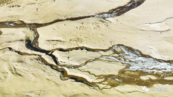奇幻!青海这里现“沙漠雅丹”美景 奇幻!青海这里现“沙漠雅丹”美景