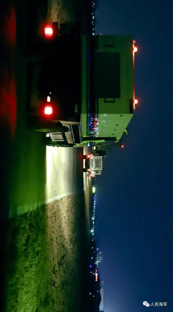 “检查好,可以起飞!”飞行学员夜航训练大片来了 “检查好,可以起飞!”飞行学员夜航训练大片来了