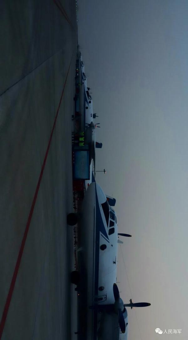 “检查好,可以起飞!”飞行学员夜航训练大片来了 “检查好,可以起飞!”飞行学员夜航训练大片来了